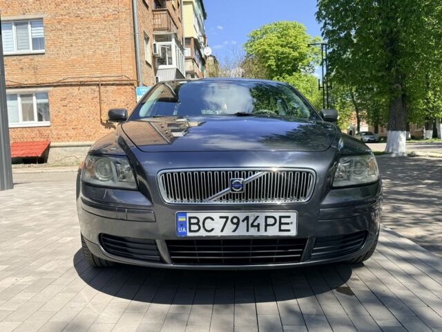 Сірий Вольво V50, об'ємом двигуна 1.8 л та пробігом 295 тис. км за 5300 $, фото 1 на Automoto.ua
