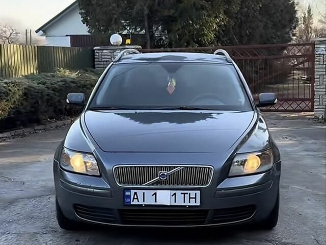 Сірий Вольво V50, об'ємом двигуна 2 л та пробігом 286 тис. км за 3500 $, фото 1 на Automoto.ua