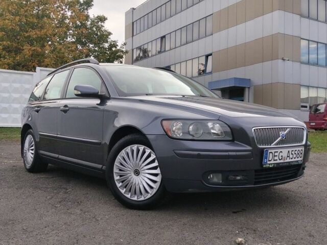 Сірий Вольво V50, об'ємом двигуна 2 л та пробігом 281 тис. км за 2605 $, фото 1 на Automoto.ua
