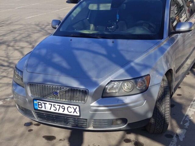 Сірий Вольво V50, об'ємом двигуна 2.44 л та пробігом 410 тис. км за 4700 $, фото 1 на Automoto.ua