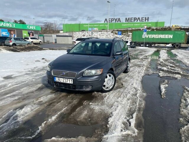 Сірий Вольво V50, об'ємом двигуна 2 л та пробігом 350 тис. км за 2650 $, фото 1 на Automoto.ua