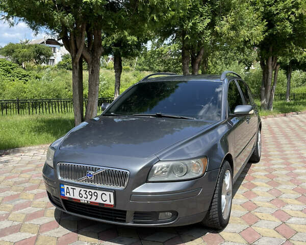 Серый Вольво В50, объемом двигателя 1.56 л и пробегом 294 тыс. км за 4900 $, фото 1 на Automoto.ua