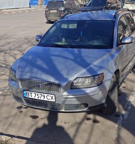 Сірий Вольво V50, об'ємом двигуна 2.44 л та пробігом 410 тис. км за 5300 $, фото 1 на Automoto.ua