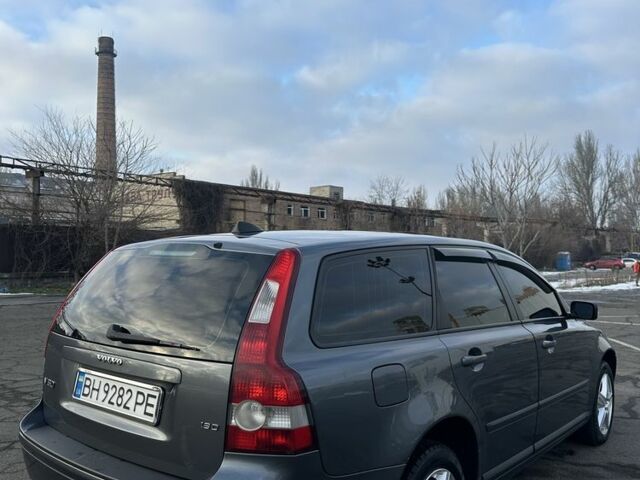 Сірий Вольво V50, об'ємом двигуна 1.6 л та пробігом 268 тис. км за 4600 $, фото 1 на Automoto.ua