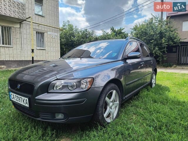 Сірий Вольво V50, об'ємом двигуна 2.4 л та пробігом 209 тис. км за 7000 $, фото 1 на Automoto.ua