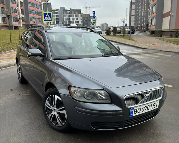 Серый Вольво В50, объемом двигателя 2 л и пробегом 310 тыс. км за 6700 $, фото 1 на Automoto.ua
