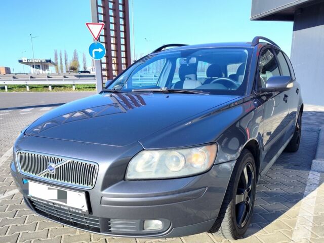 Сірий Вольво V50, об'ємом двигуна 2 л та пробігом 300 тис. км за 2600 $, фото 1 на Automoto.ua