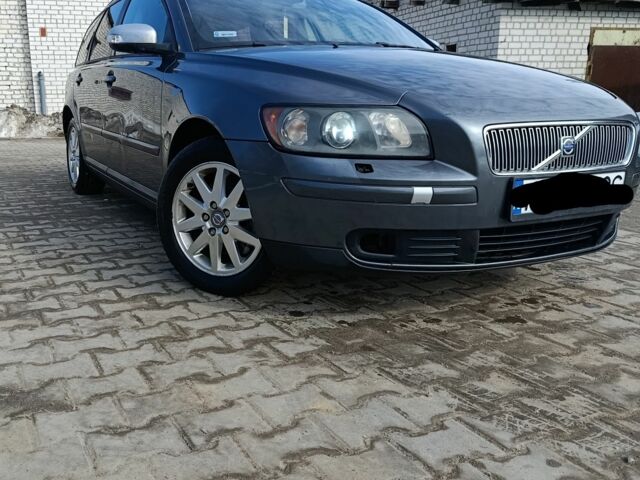 Сірий Вольво V50, об'ємом двигуна 2 л та пробігом 259 тис. км за 2499 $, фото 1 на Automoto.ua