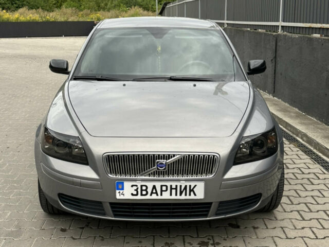 Сірий Вольво V50, об'ємом двигуна 1.56 л та пробігом 266 тис. км за 6000 $, фото 1 на Automoto.ua