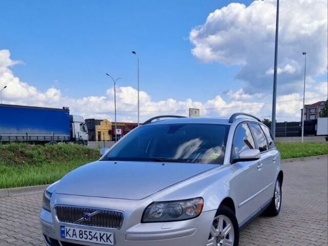Сірий Вольво V50, об'ємом двигуна 2.4 л та пробігом 310 тис. км за 6000 $, фото 1 на Automoto.ua