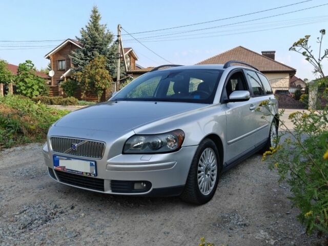Сірий Вольво V50, об'ємом двигуна 2 л та пробігом 303 тис. км за 2405 $, фото 1 на Automoto.ua