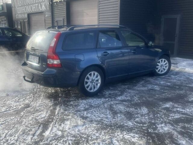 Серый Вольво В50, объемом двигателя 2 л и пробегом 360 тыс. км за 2650 $, фото 1 на Automoto.ua