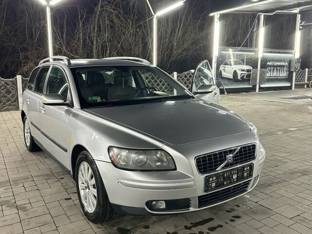 Сірий Вольво V50, об'ємом двигуна 1.6 л та пробігом 311 тис. км за 2650 $, фото 1 на Automoto.ua