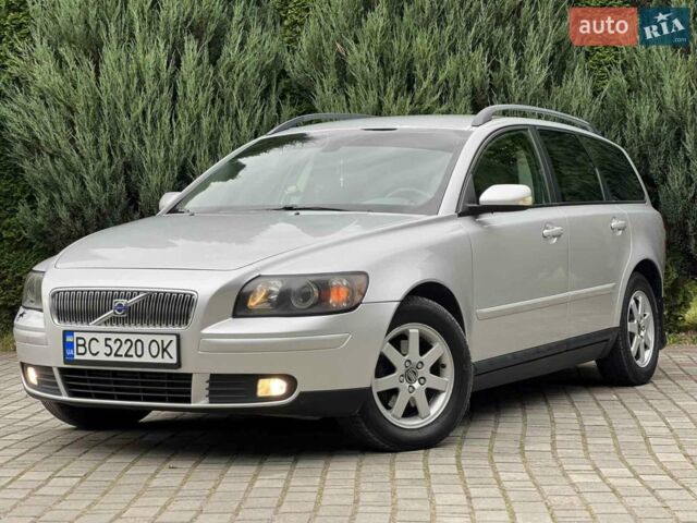Сірий Вольво V50, об'ємом двигуна 1.6 л та пробігом 198 тис. км за 6666 $, фото 1 на Automoto.ua