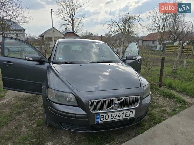Серый Вольво В50, объемом двигателя 1.6 л и пробегом 286 тыс. км за 6300 $, фото 1 на Automoto.ua