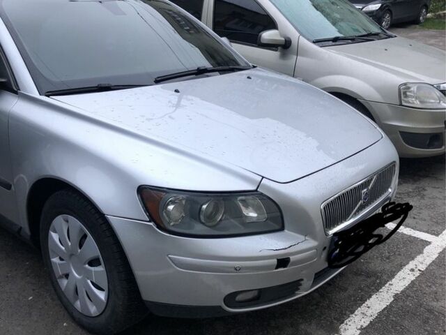 Сірий Вольво V50, об'ємом двигуна 2 л та пробігом 270 тис. км за 5100 $, фото 1 на Automoto.ua