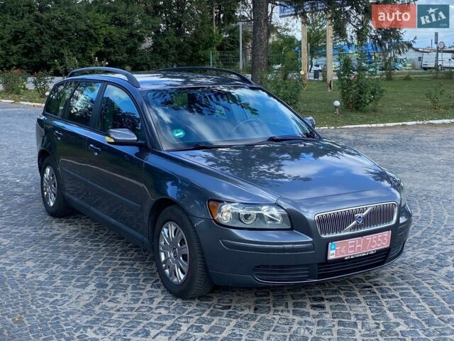 Серый Вольво В50, объемом двигателя 1.8 л и пробегом 201 тыс. км за 6700 $, фото 1 на Automoto.ua
