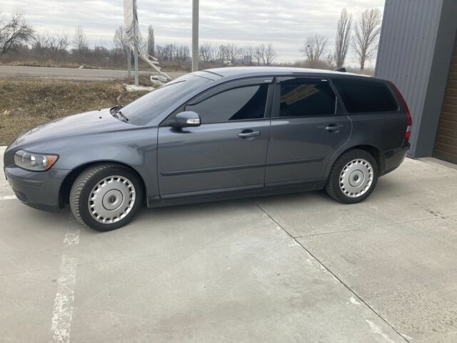Сірий Вольво V50, об'ємом двигуна 1.6 л та пробігом 250 тис. км за 5815 $, фото 1 на Automoto.ua