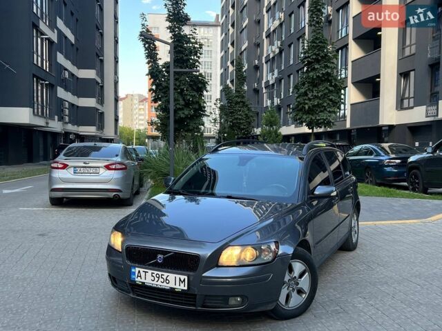 Сірий Вольво V50, об'ємом двигуна 1.56 л та пробігом 285 тис. км за 5600 $, фото 1 на Automoto.ua