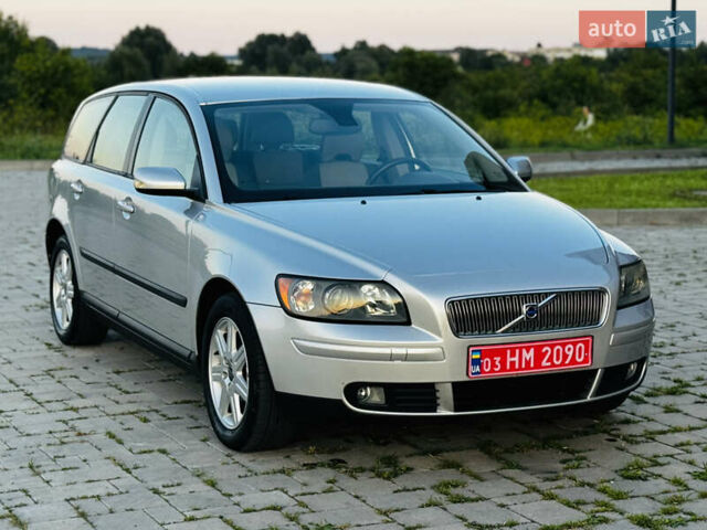 Серый Вольво В50, объемом двигателя 1.8 л и пробегом 285 тыс. км за 5450 $, фото 1 на Automoto.ua