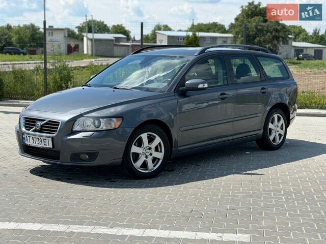 Сірий Вольво V50, об'ємом двигуна 2 л та пробігом 330 тис. км за 4150 $, фото 1 на Automoto.ua