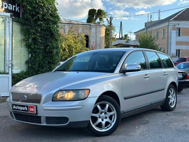 Сірий Вольво V50, об'ємом двигуна 2 л та пробігом 270 тис. км за 6232 $, фото 1 на Automoto.ua