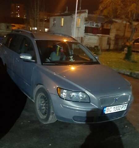 Серый Вольво В50, объемом двигателя 1.56 л и пробегом 286 тыс. км за 5700 $, фото 1 на Automoto.ua