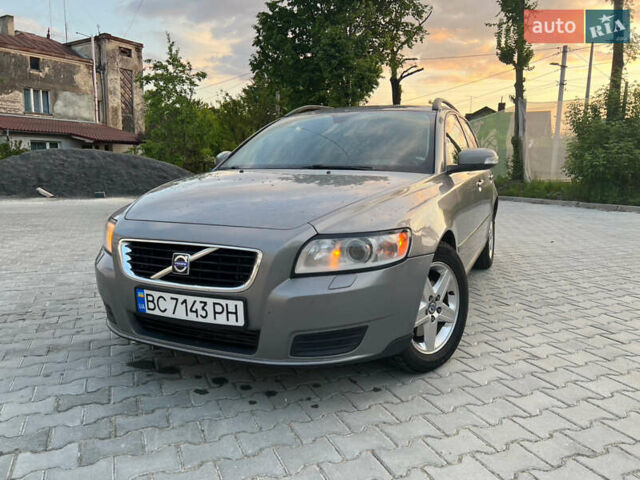 Сірий Вольво V50, об'ємом двигуна 2 л та пробігом 345 тис. км за 5600 $, фото 1 на Automoto.ua