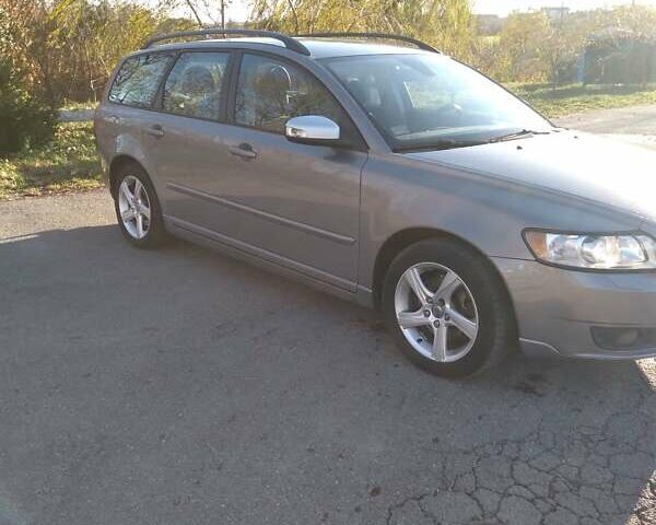 Сірий Вольво V50, об'ємом двигуна 2 л та пробігом 310 тис. км за 6700 $, фото 1 на Automoto.ua