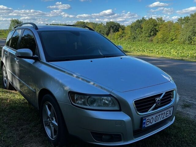 Серый Вольво В50, объемом двигателя 1.56 л и пробегом 245 тыс. км за 5300 $, фото 1 на Automoto.ua