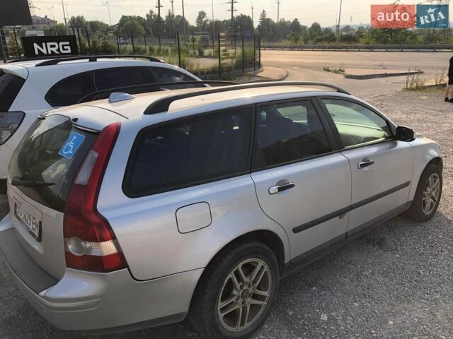 Сірий Вольво V50, об'ємом двигуна 1.56 л та пробігом 395 тис. км за 4100 $, фото 1 на Automoto.ua
