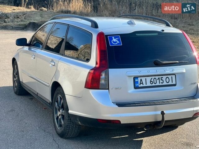 Сірий Вольво V50, об'ємом двигуна 2 л та пробігом 367 тис. км за 6500 $, фото 1 на Automoto.ua