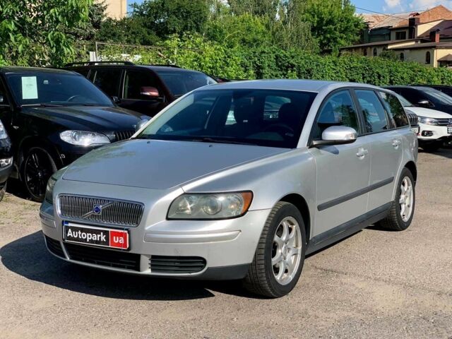 Сірий Вольво V50, об'ємом двигуна 2 л та пробігом 270 тис. км за 6490 $, фото 1 на Automoto.ua