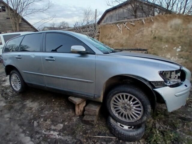 Сірий Вольво V50, об'ємом двигуна 0 л та пробігом 123 тис. км за 1000 $, фото 1 на Automoto.ua