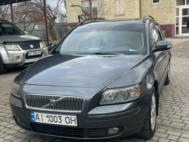 Серый Вольво В50, объемом двигателя 1.8 л и пробегом 246 тыс. км за 7200 $, фото 1 на Automoto.ua