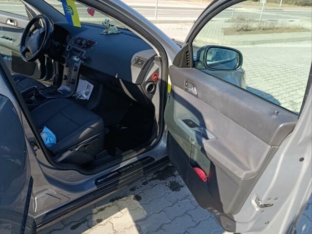 Сірий Вольво V50, об'ємом двигуна 1.56 л та пробігом 288 тис. км за 5000 $, фото 1 на Automoto.ua