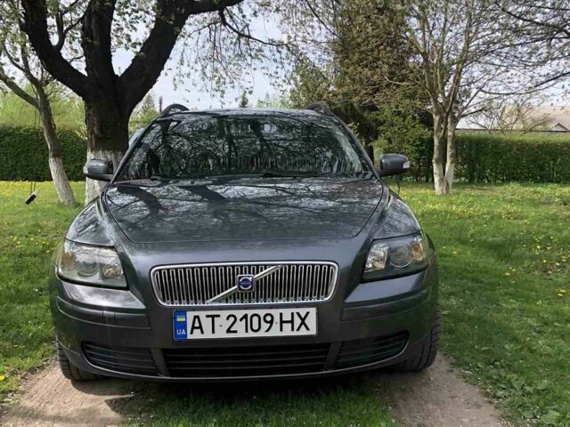 Сірий Вольво V50, об'ємом двигуна 2 л та пробігом 240 тис. км за 6700 $, фото 1 на Automoto.ua