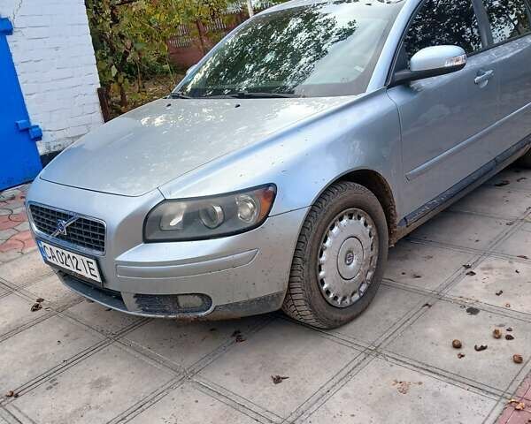 Сірий Вольво V50, об'ємом двигуна 2.4 л та пробігом 370 тис. км за 6500 $, фото 1 на Automoto.ua