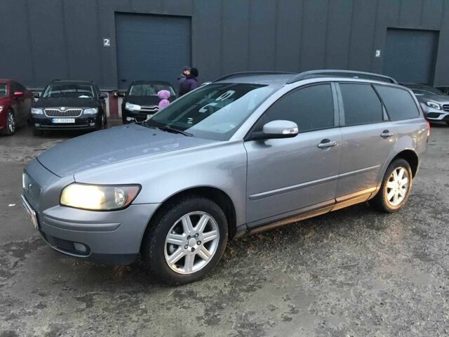 Серый Вольво В50, объемом двигателя 1.6 л и пробегом 367 тыс. км за 6490 $, фото 1 на Automoto.ua