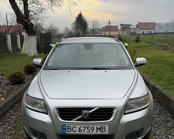 Сірий Вольво V50, об'ємом двигуна 1.56 л та пробігом 277 тис. км за 6700 $, фото 1 на Automoto.ua