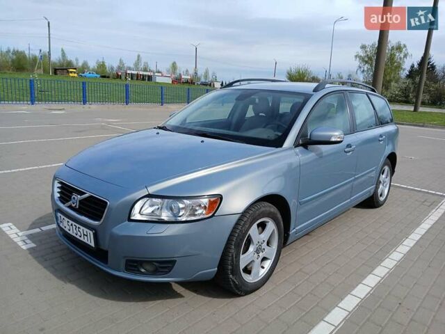 Сірий Вольво V50, об'ємом двигуна 2 л та пробігом 270 тис. км за 5200 $, фото 1 на Automoto.ua