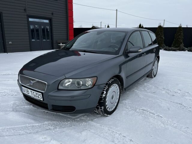 Сірий Вольво V50, об'ємом двигуна 2 л та пробігом 245 тис. км за 2700 $, фото 1 на Automoto.ua