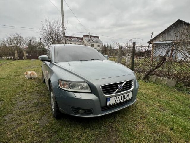 Сірий Вольво V50, об'ємом двигуна 1.6 л та пробігом 245 тис. км за 6300 $, фото 1 на Automoto.ua
