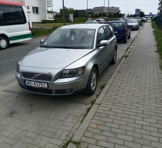 Серый Вольво В50, объемом двигателя 1.8 л и пробегом 211 тыс. км за 1015 $, фото 1 на Automoto.ua