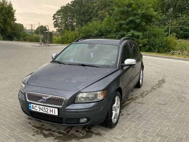Сірий Вольво V50, об'ємом двигуна 2.4 л та пробігом 281 тис. км за 6500 $, фото 1 на Automoto.ua