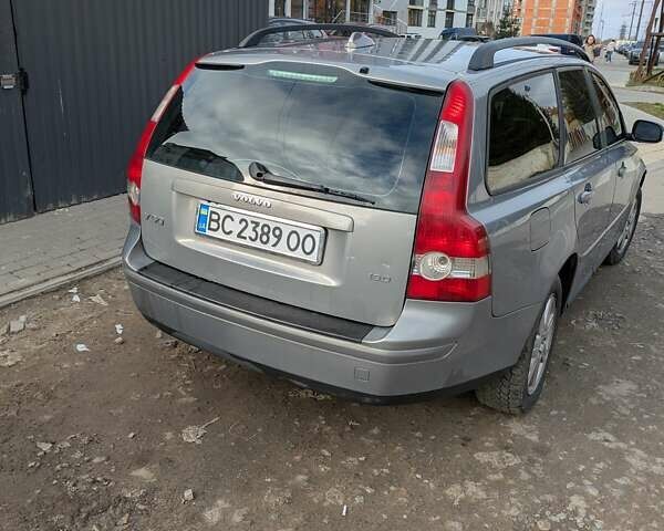 Сірий Вольво V50, об'ємом двигуна 1.56 л та пробігом 367 тис. км за 6000 $, фото 1 на Automoto.ua