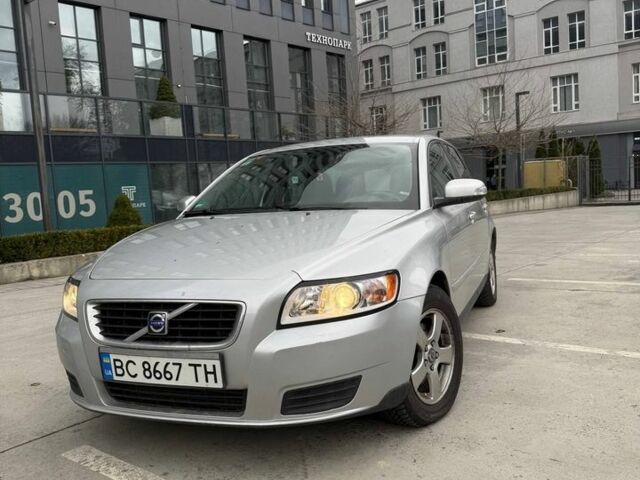 Сірий Вольво V50, об'ємом двигуна 1.56 л та пробігом 262 тис. км за 6500 $, фото 1 на Automoto.ua