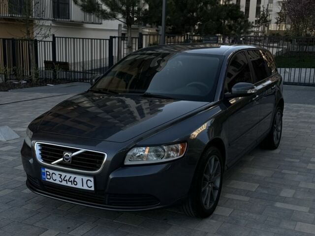Сірий Вольво V50, об'ємом двигуна 1.6 л та пробігом 300 тис. км за 6300 $, фото 1 на Automoto.ua