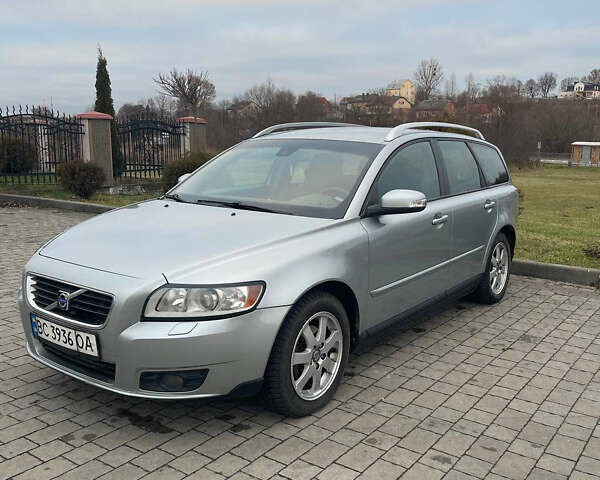 Сірий Вольво V50, об'ємом двигуна 1.6 л та пробігом 245 тис. км за 7300 $, фото 1 на Automoto.ua