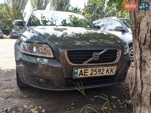 Сірий Вольво V50, об'ємом двигуна 1.8 л та пробігом 246 тис. км за 8500 $, фото 1 на Automoto.ua
